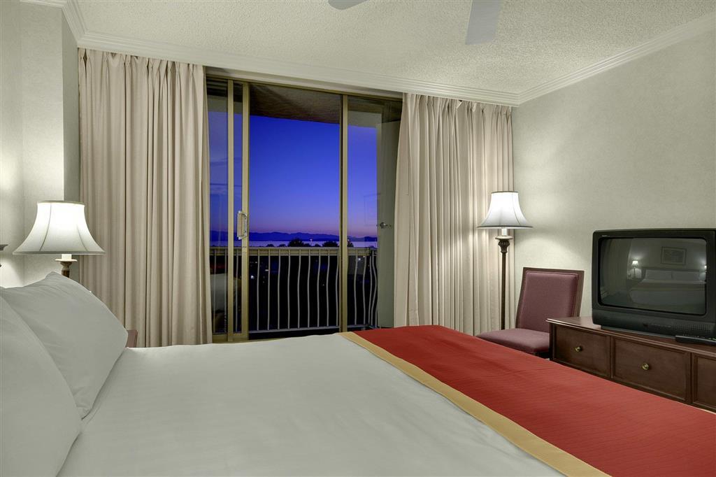 Harbour Towers Hotel & Suites Victoria Habitación foto